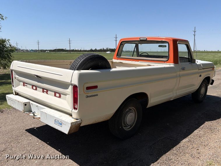 image for item NE9882 1974 Ford F100 pickup truck