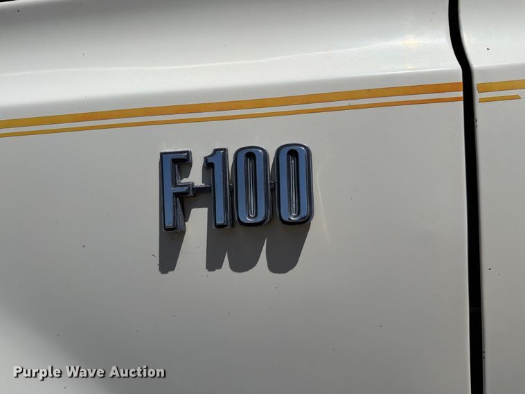 image for item NE9882 1974 Ford F100 pickup truck