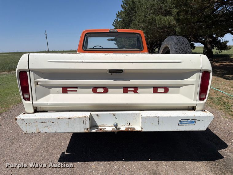 image for item NE9882 1974 Ford F100 pickup truck