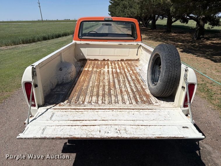 image for item NE9882 1974 Ford F100 pickup truck