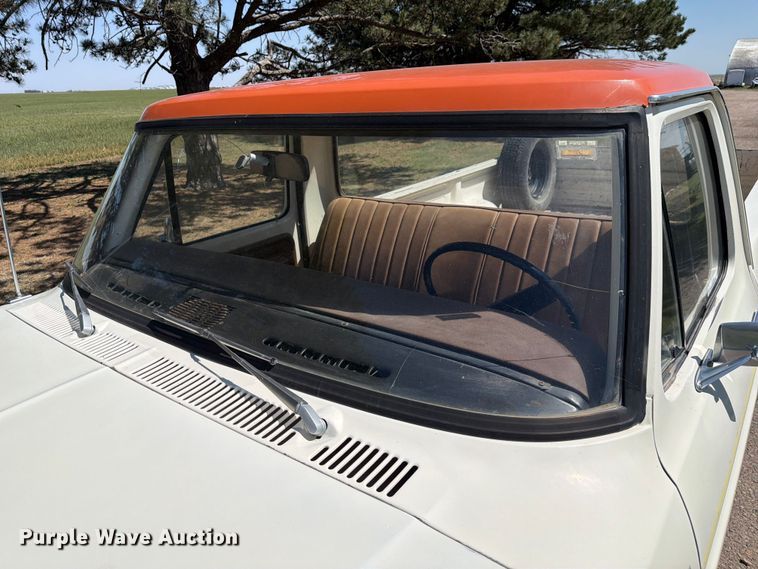 image for item NE9882 1974 Ford F100 pickup truck