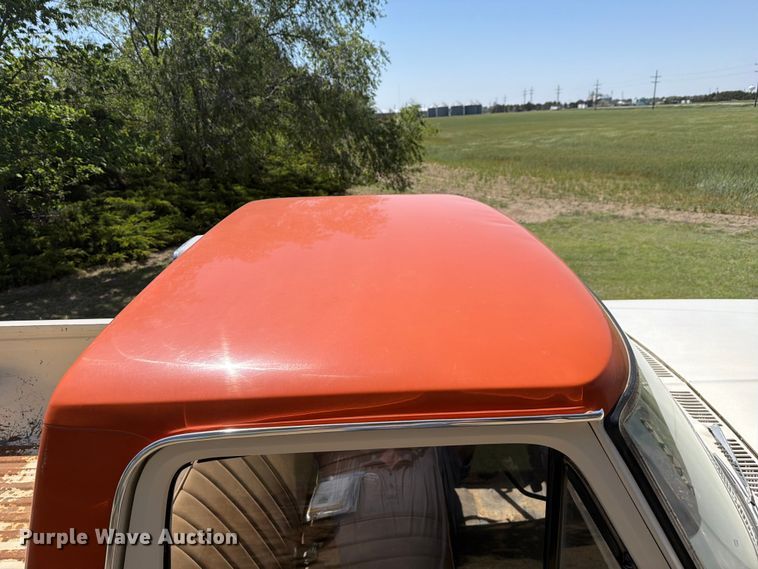 image for item NE9882 1974 Ford F100 pickup truck