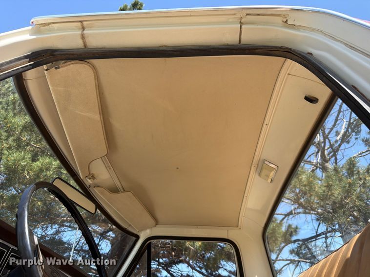 image for item NE9882 1974 Ford F100 pickup truck