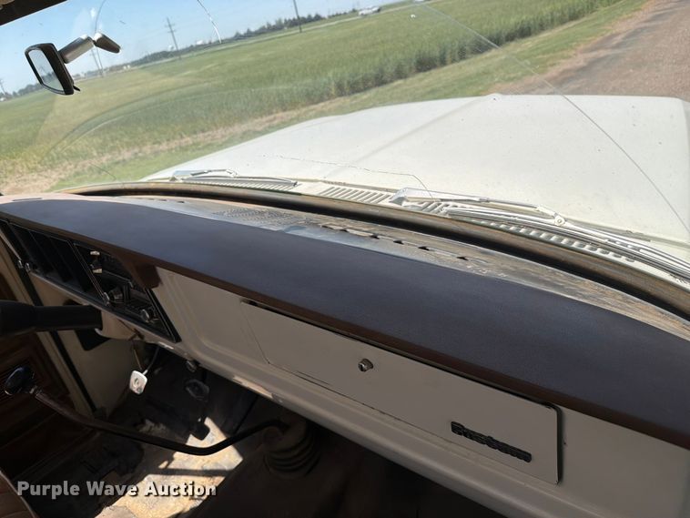 image for item NE9882 1974 Ford F100 pickup truck