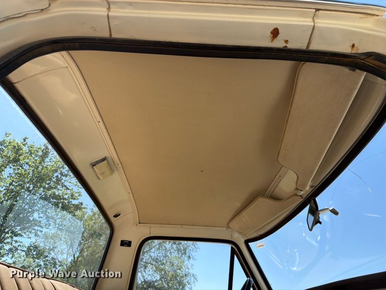 image for item NE9882 1974 Ford F100 pickup truck