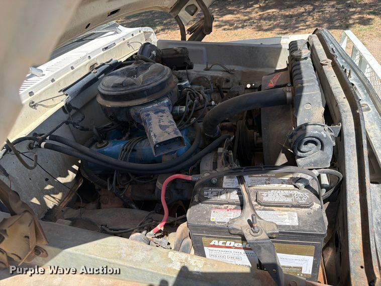 image for item NE9882 1974 Ford F100 pickup truck