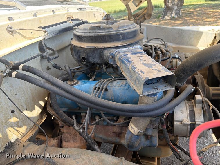 image for item NE9882 1974 Ford F100 pickup truck