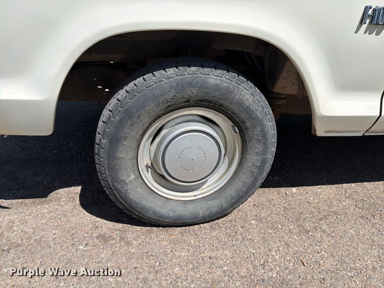 image for item NE9882 1974 Ford F100 pickup truck