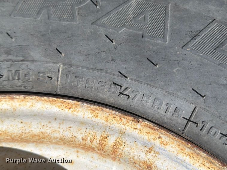 image for item NE9882 1974 Ford F100 pickup truck