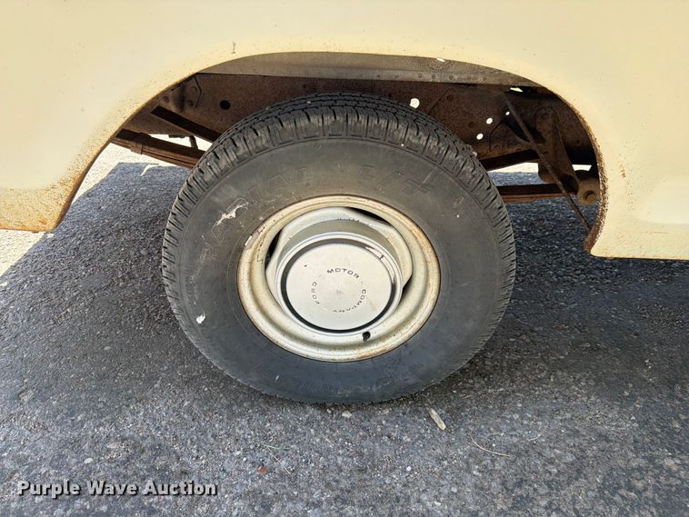 image for item NE9882 1974 Ford F100 pickup truck