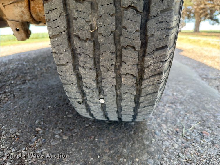 image for item NE9882 1974 Ford F100 pickup truck
