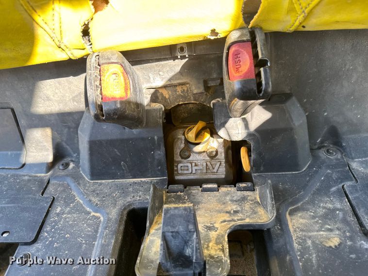 image for item OE9584 2012 John Deere XUV550 S4 utility vehicle