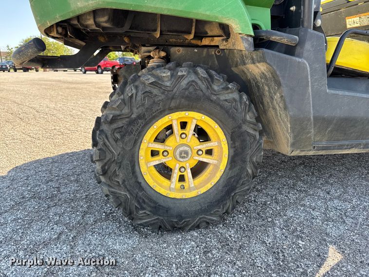 image for item OE9584 2012 John Deere XUV550 S4 utility vehicle