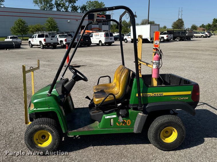 image for item OE9586 2014 John Deere Gator CX utility vehicle