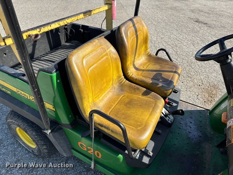 image for item OE9586 2014 John Deere Gator CX utility vehicle