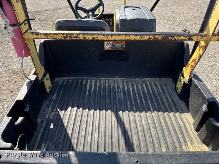 image for item OE9586 2014 John Deere Gator CX utility vehicle