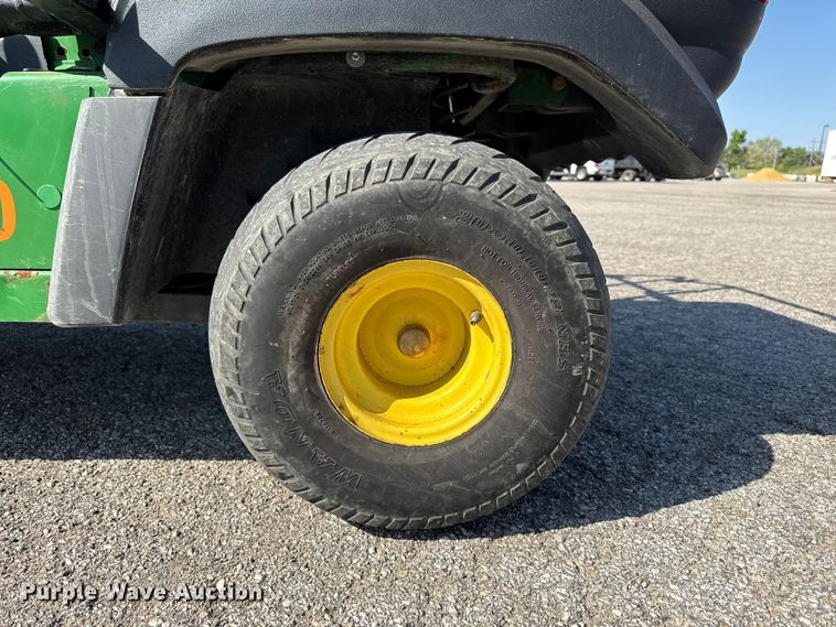 image for item OE9586 2014 John Deere Gator CX utility vehicle