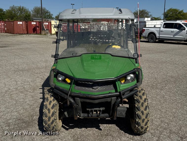 image for item OE9587 John Deere XUV550 S4 utility vehicle