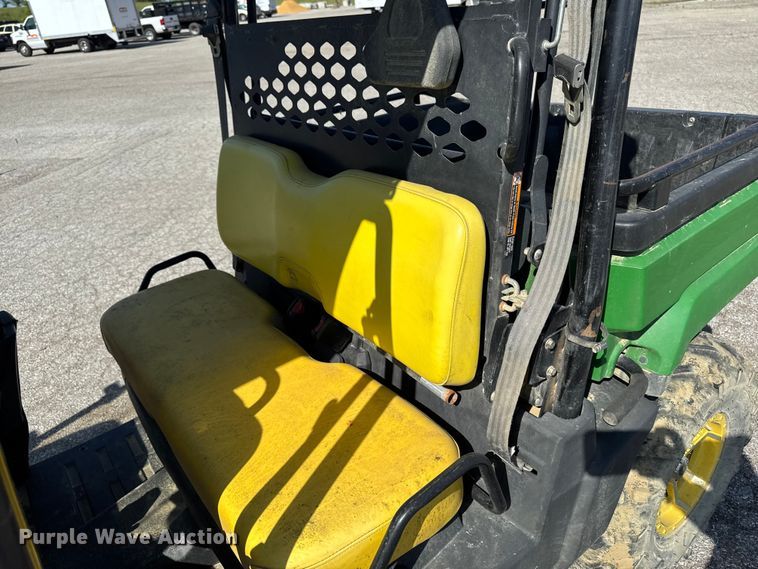 image for item OE9587 John Deere XUV550 S4 utility vehicle