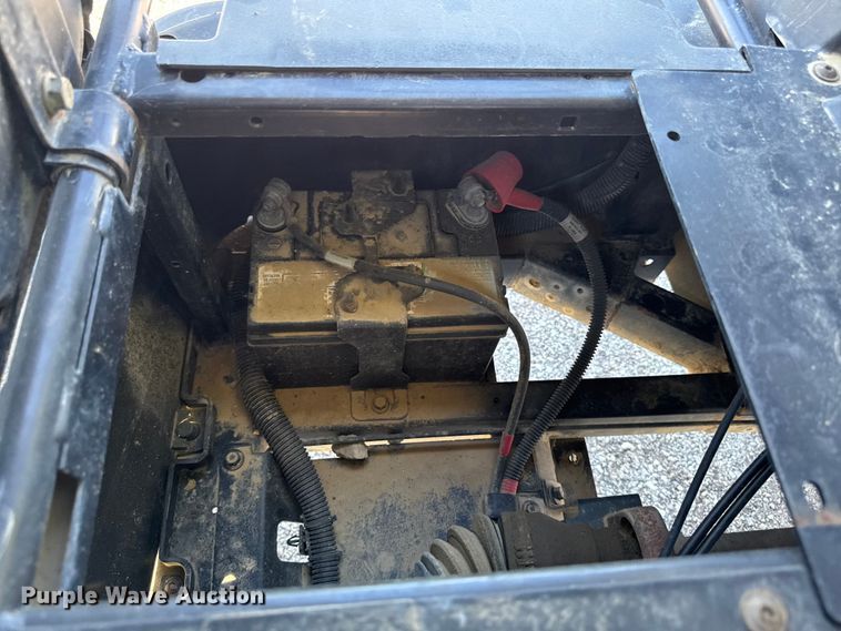 image for item OE9587 John Deere XUV550 S4 utility vehicle