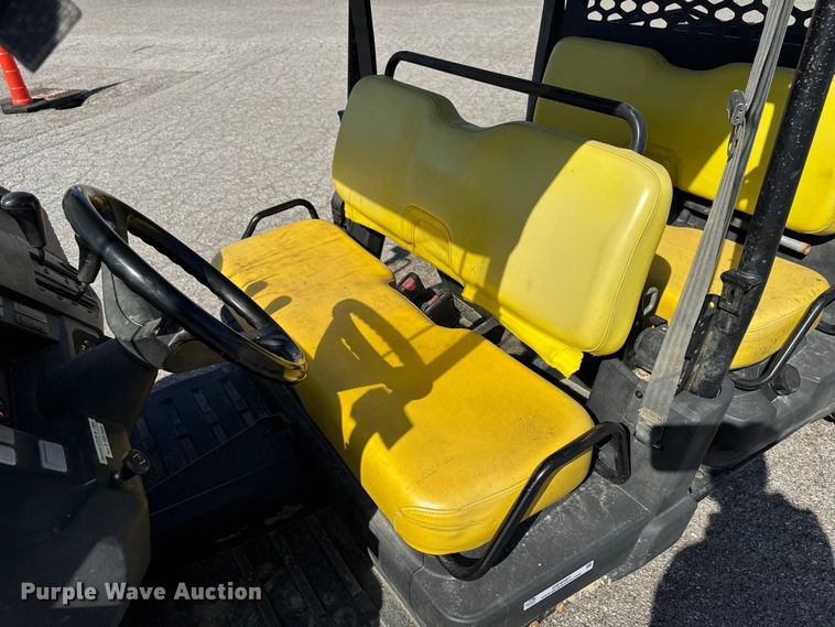 image for item OE9587 John Deere XUV550 S4 utility vehicle