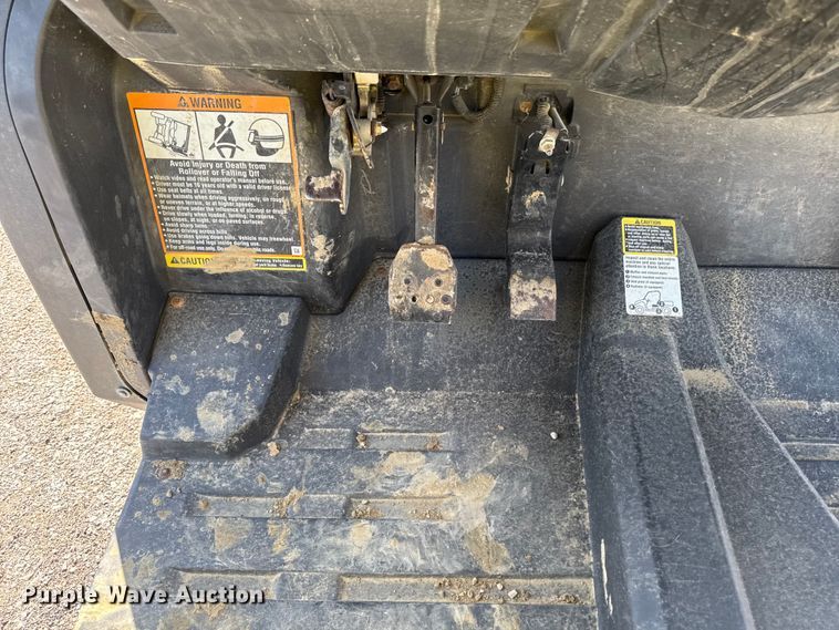 image for item OE9587 John Deere XUV550 S4 utility vehicle