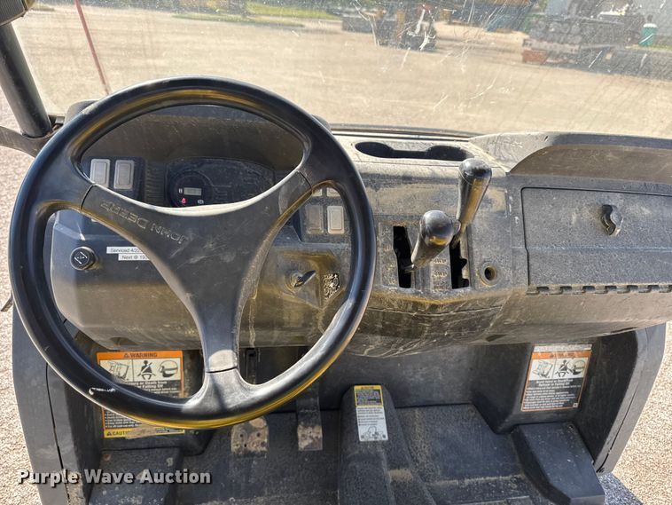 image for item OE9587 John Deere XUV550 S4 utility vehicle