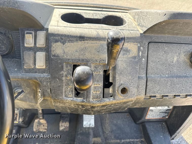 image for item OE9587 John Deere XUV550 S4 utility vehicle