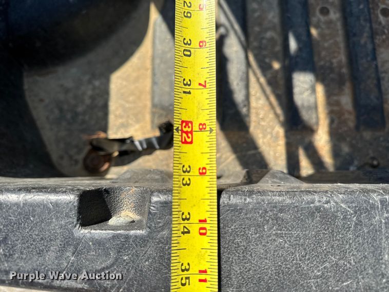 image for item OE9587 John Deere XUV550 S4 utility vehicle