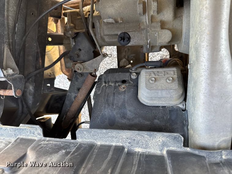 image for item OE9587 John Deere XUV550 S4 utility vehicle