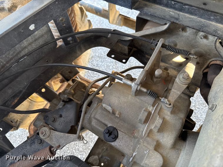 image for item OE9587 John Deere XUV550 S4 utility vehicle