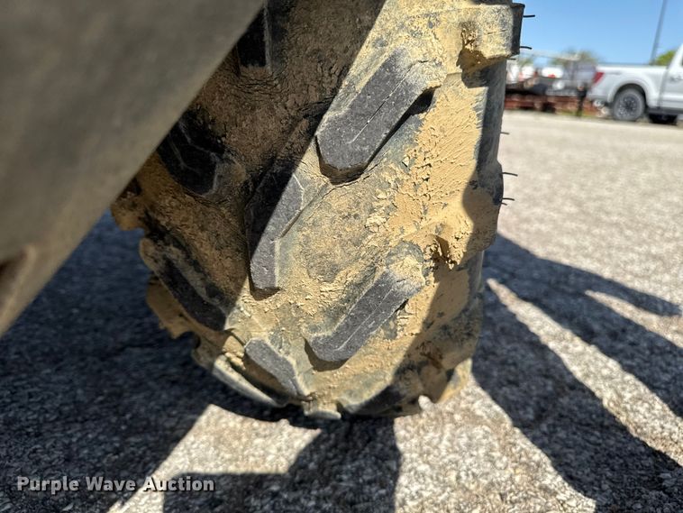 image for item OE9587 John Deere XUV550 S4 utility vehicle