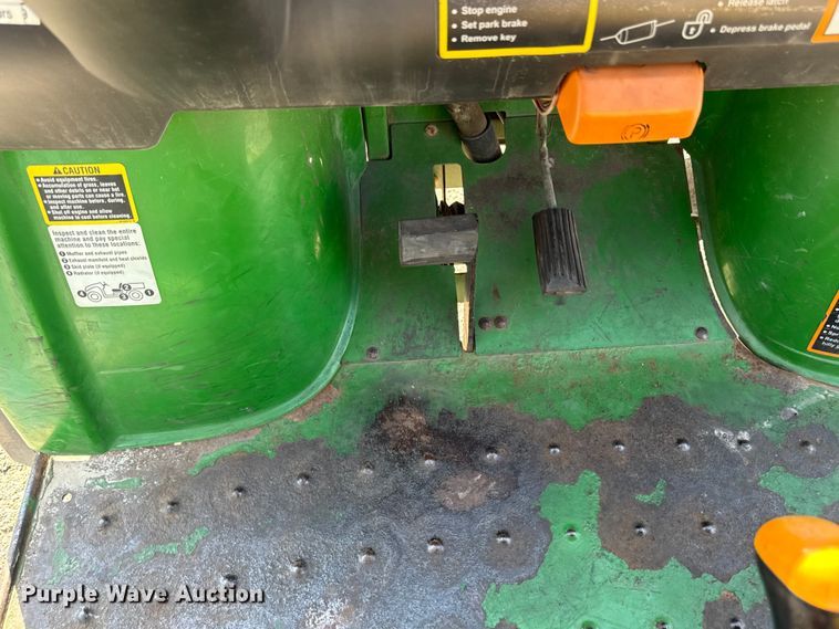 image for item OE9588 2014 John Deere Gator CX utility vehicle