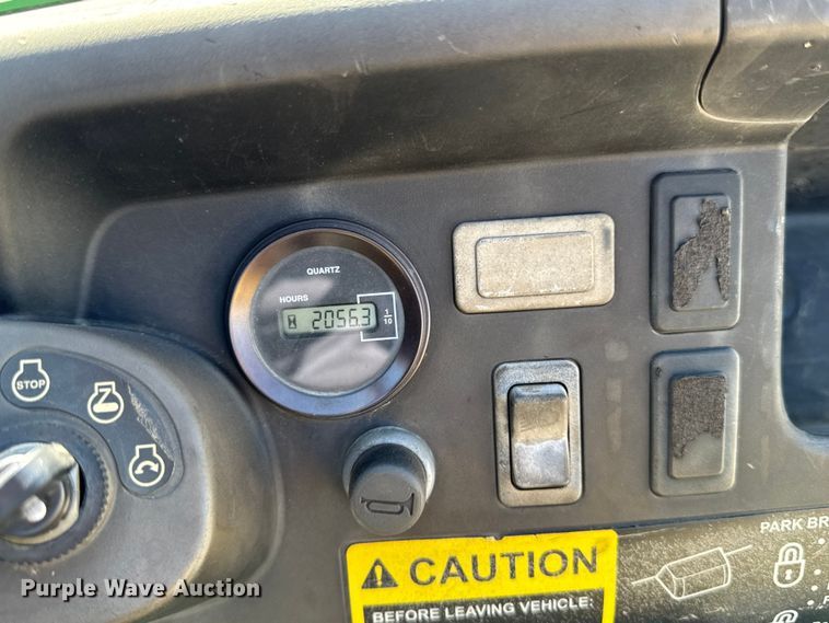 image for item OE9588 2014 John Deere Gator CX utility vehicle