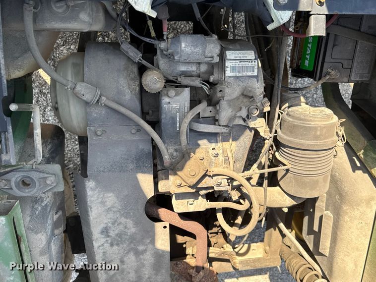 image for item OE9588 2014 John Deere Gator CX utility vehicle