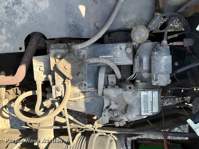 image for item OE9588 2014 John Deere Gator CX utility vehicle
