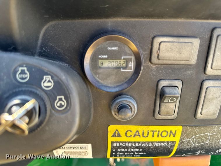 image for item OE9589 2014 John Deere Gator CX utility vehicle