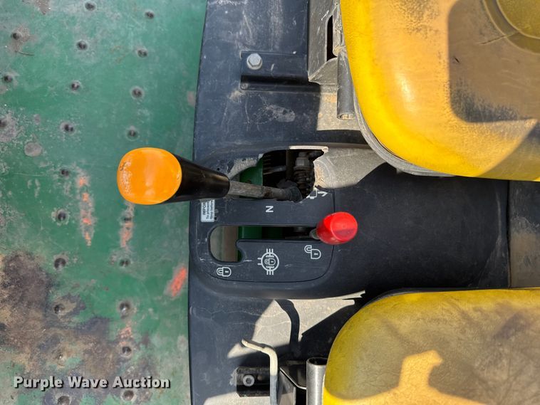 image for item OE9589 2014 John Deere Gator CX utility vehicle