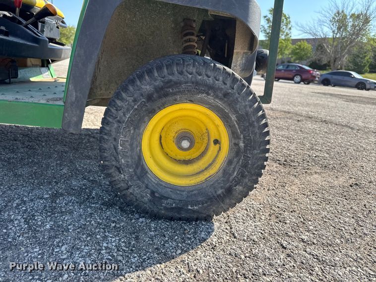 image for item OE9589 2014 John Deere Gator CX utility vehicle