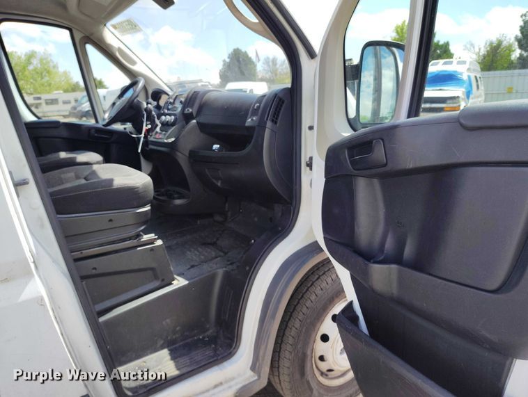 image for item YA3207 2018 RAM Promaster 2500 van