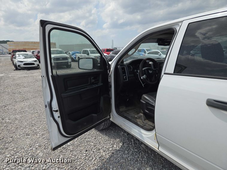 image for item YA3241 2019 RAM 1500 Ext. Cab pickup truck