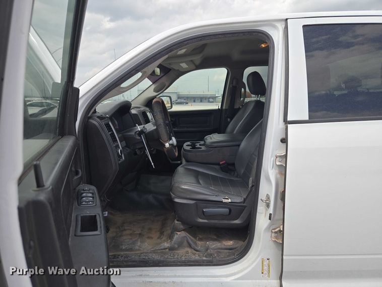 image for item YA3241 2019 RAM 1500 Ext. Cab pickup truck