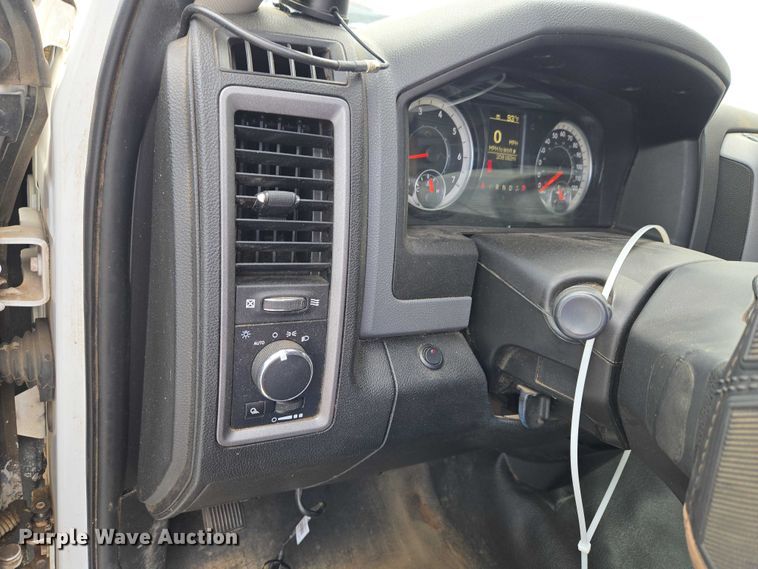image for item YA3241 2019 RAM 1500 Ext. Cab pickup truck