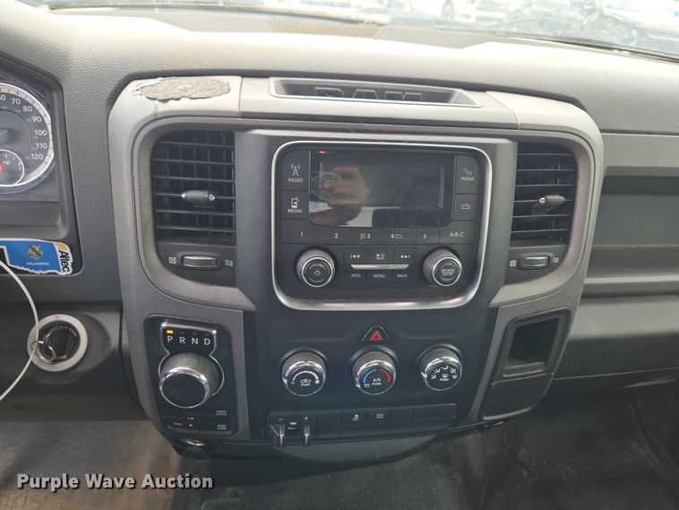 image for item YA3241 2019 RAM 1500 Ext. Cab pickup truck
