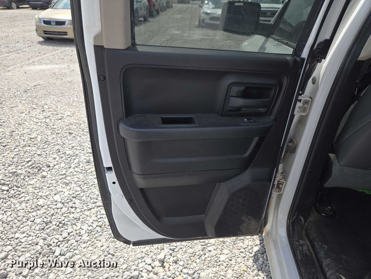 image for item YA3241 2019 RAM 1500 Ext. Cab pickup truck