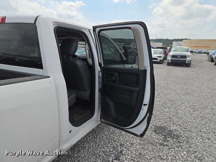 image for item YA3241 2019 RAM 1500 Ext. Cab pickup truck