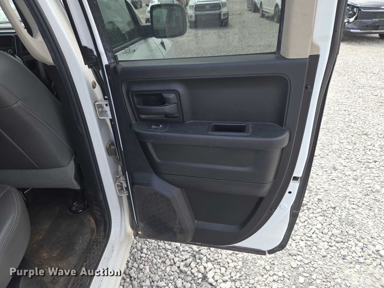 image for item YA3241 2019 RAM 1500 Ext. Cab pickup truck