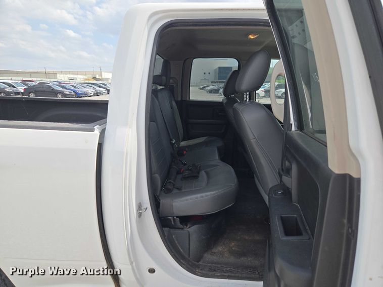 image for item YA3241 2019 RAM 1500 Ext. Cab pickup truck