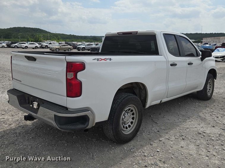 image for item YA3243 2019 Chevrolet Silverado 1500 Ext. Cab pickup truck