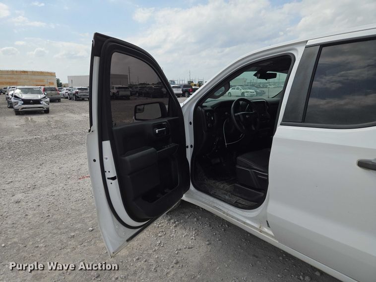 image for item YA3243 2019 Chevrolet Silverado 1500 Ext. Cab pickup truck